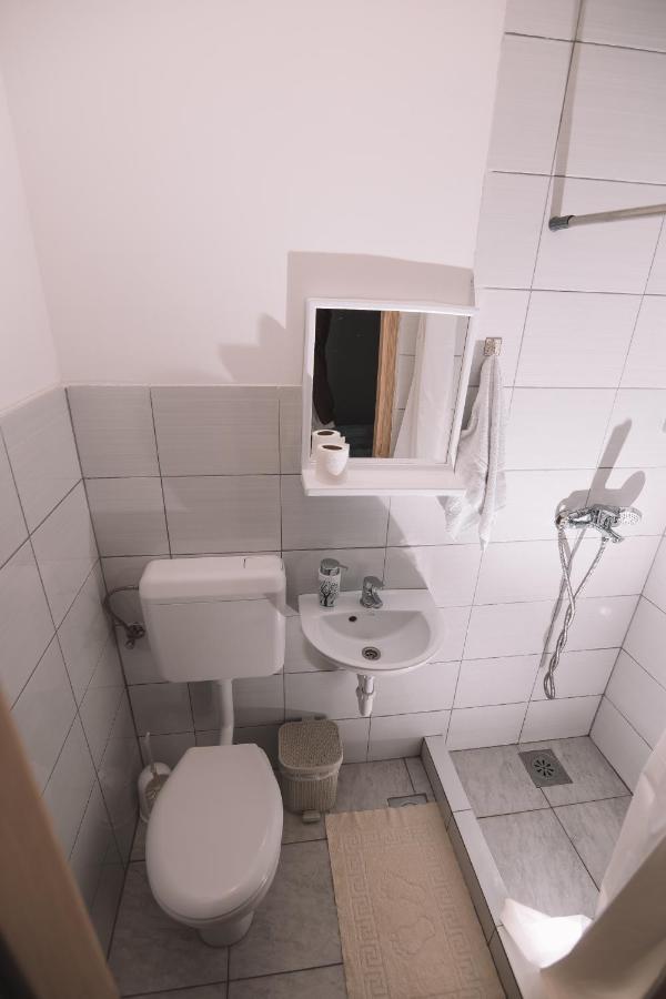 De Lux Apartment & Rooms Emilia Баня-Лука Экстерьер фото