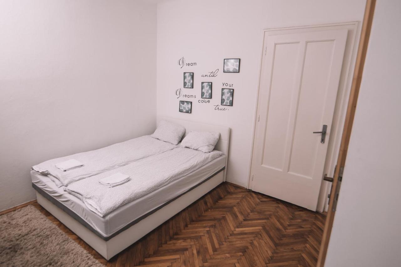 De Lux Apartment & Rooms Emilia Баня-Лука Экстерьер фото